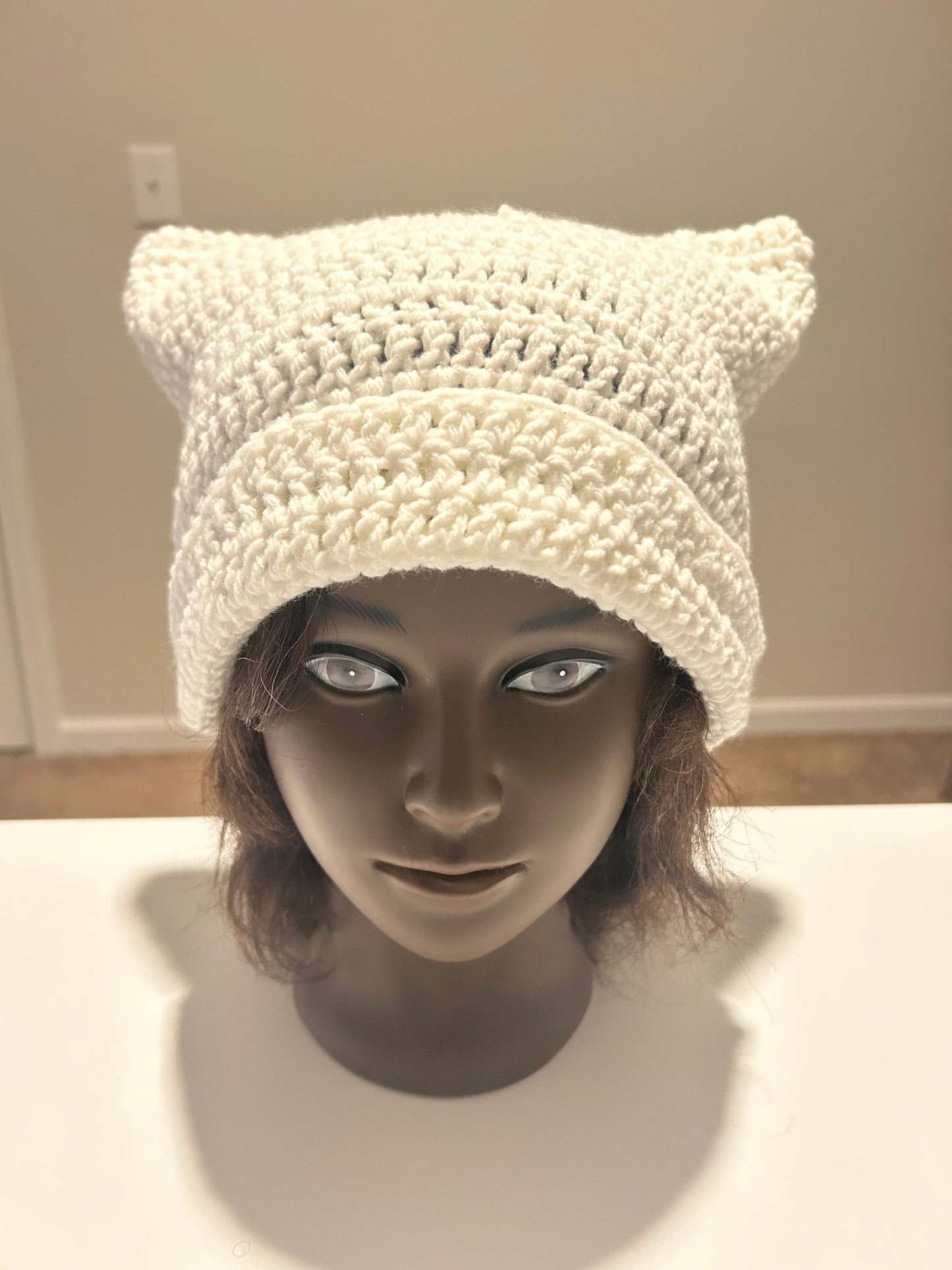 White cat hat