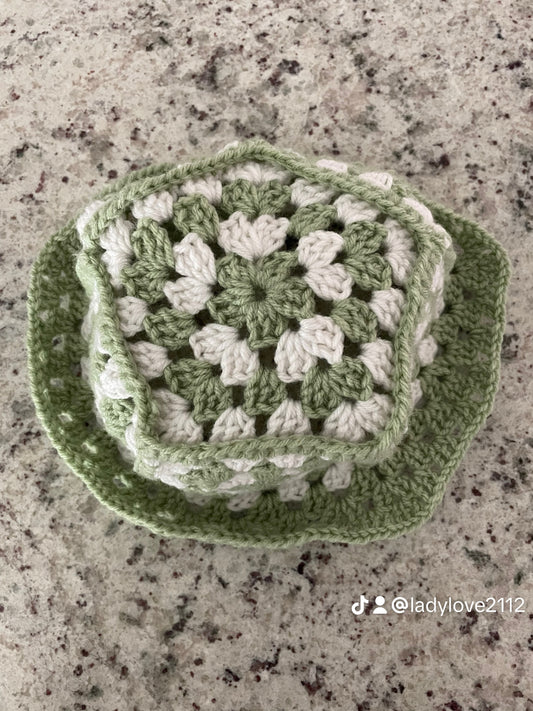 Crochet Green & white bucket hat
